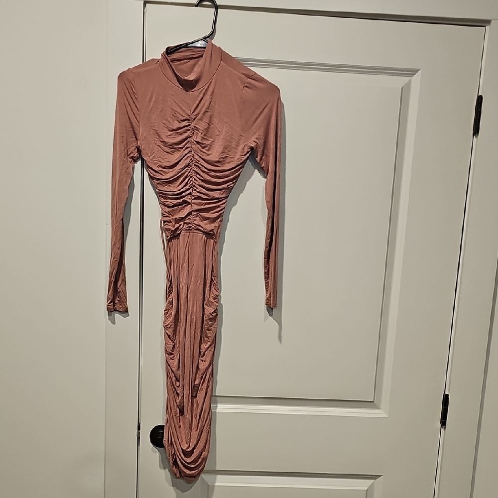 Elegant Ruched Long Sleeve Dress